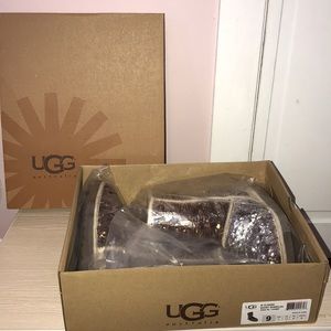 Women’s ugg boots size 9